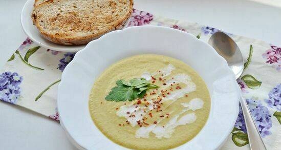 Lean Creamy Cauliflower Broccoli Curry Soup