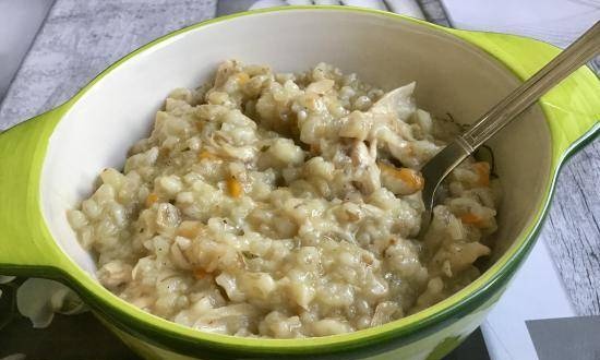 Slow-cooked barley-rice porridge with chicken