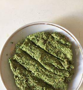 Adjika from green pepper with seeds