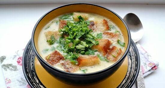 Italian-style garlic cream soup