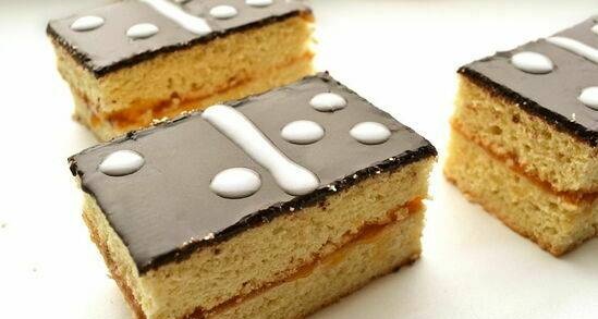 Domino cake