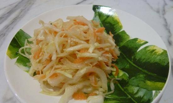 Spicy cabbage salad