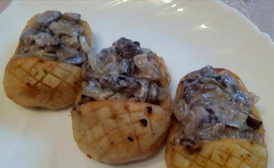 Potato sandals with mushrooms