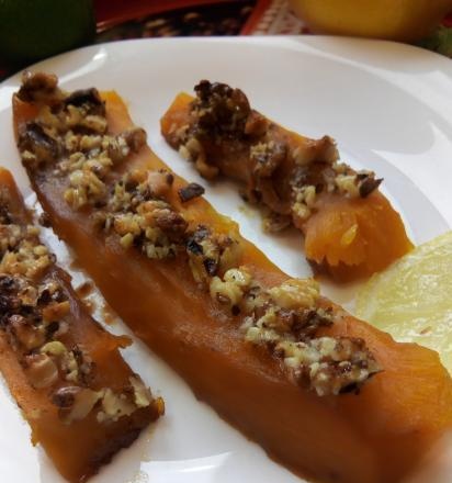 Baked pumpkin with walnuts and honey