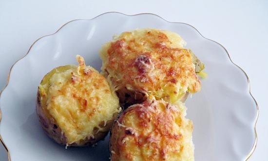 Potatoes stuffed with cheese (+ video)