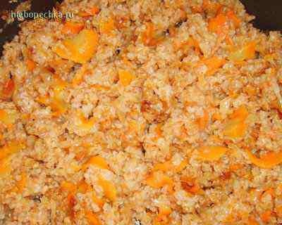 Wheat porridge with onions and carrots in Unit pressure cooker