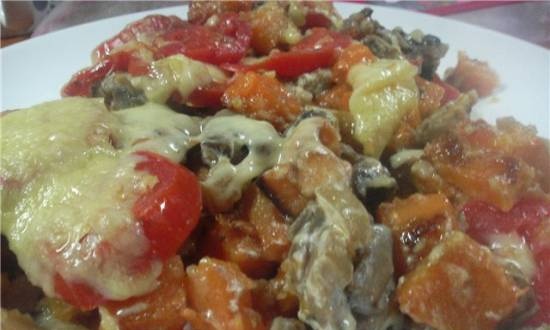 Pumpkin with mushrooms and tomatoes