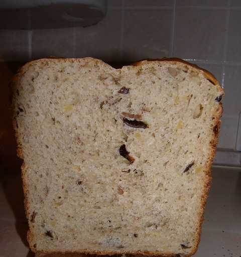 Bread with prunes and nuts (bread maker)
