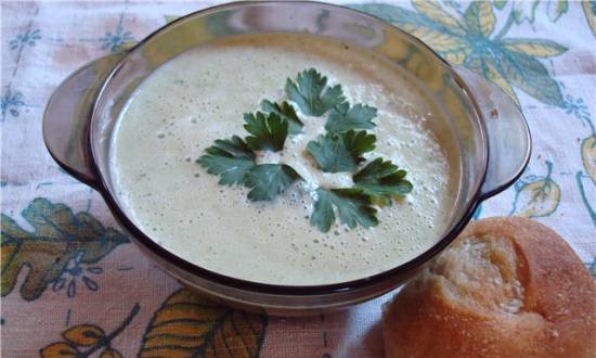 Vichyssoise soup with parsley cold