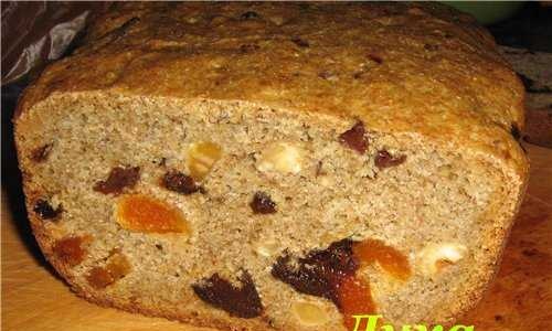 Rye bread with dried fruits and nuts