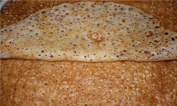 Pancakes with walnut flour