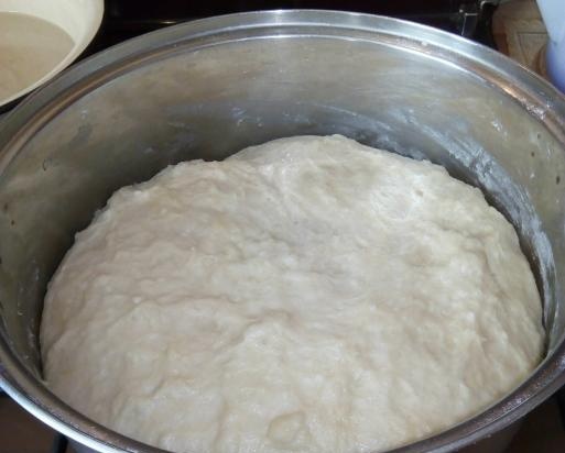 Turkish yeast dough with sparkling water