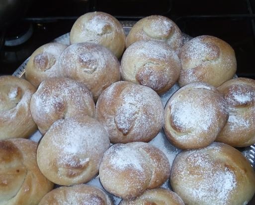 Turkish yeast dough with sparkling water
