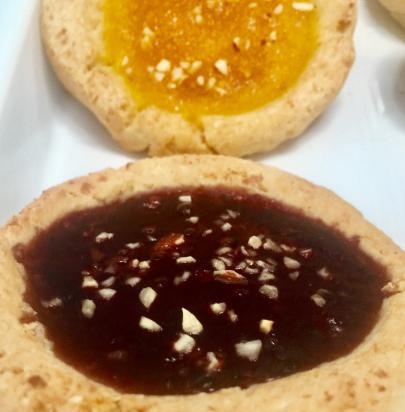Cheesecakes with jam without white flour, butter and sugar