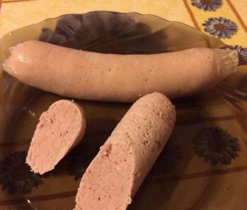 Creamy pork sausages with Schwartenblock