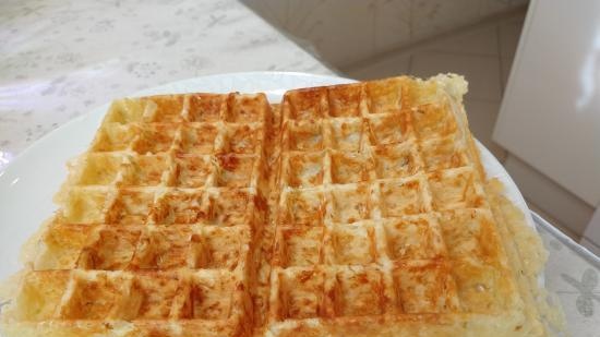 Simple cabbage-curd waffles