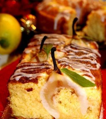 Lemon cupcake with pears