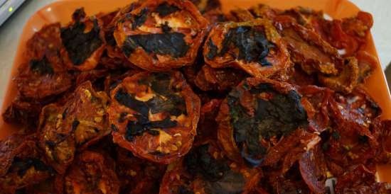 Tomato chips with spices