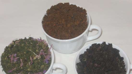תה מותסס עשוי עלים של גינה וצמחי בר (כיתת אמן)
