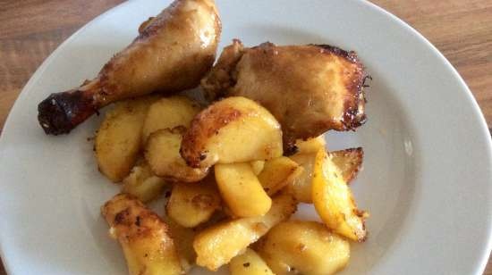 רגליים עוף עם תפוחי אדמה במסעדת רב-מטבח של דלונגי
