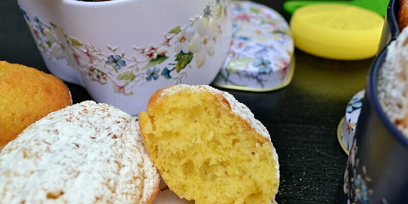 Madeleine with coconut and lime