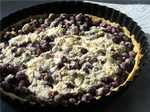 Pie with currants and almonds