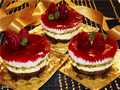 Mini cheesecakes with raspberry jelly