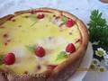 Sour cream pie with berries