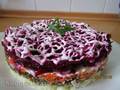 Salad with beetroot and seaweed