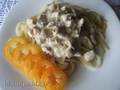 Sour cream sauce with chanterelles and chicken fillet