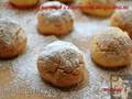 Cookies with rosemary and candied strawberry