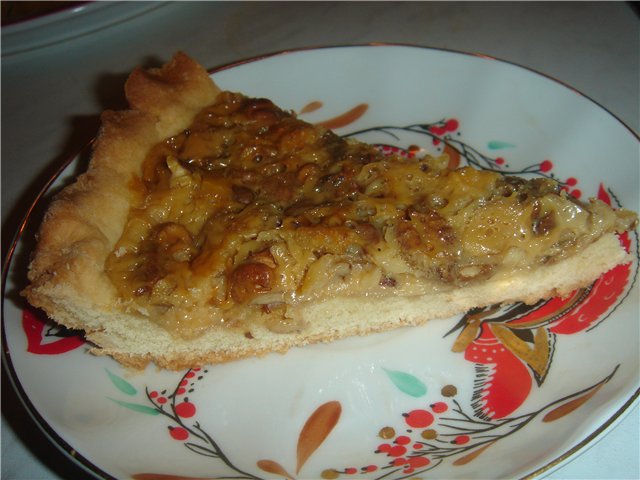 Pie with nuts and condensed milk