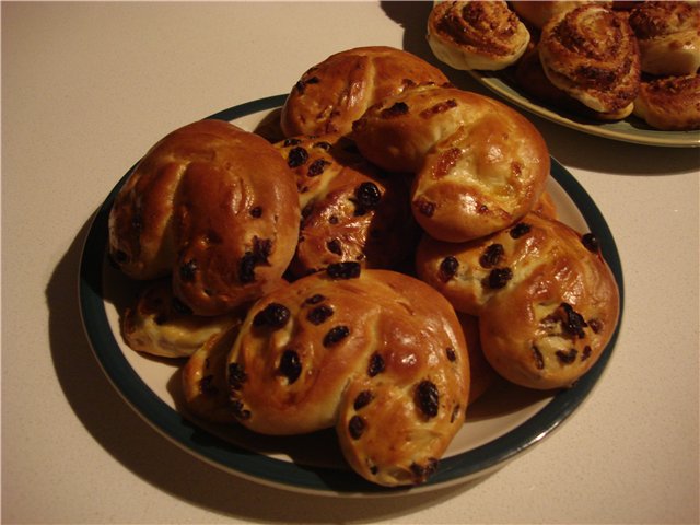 Moscow buns (according to GOST)