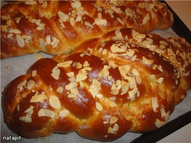 Greek Easter Bread Tsureki